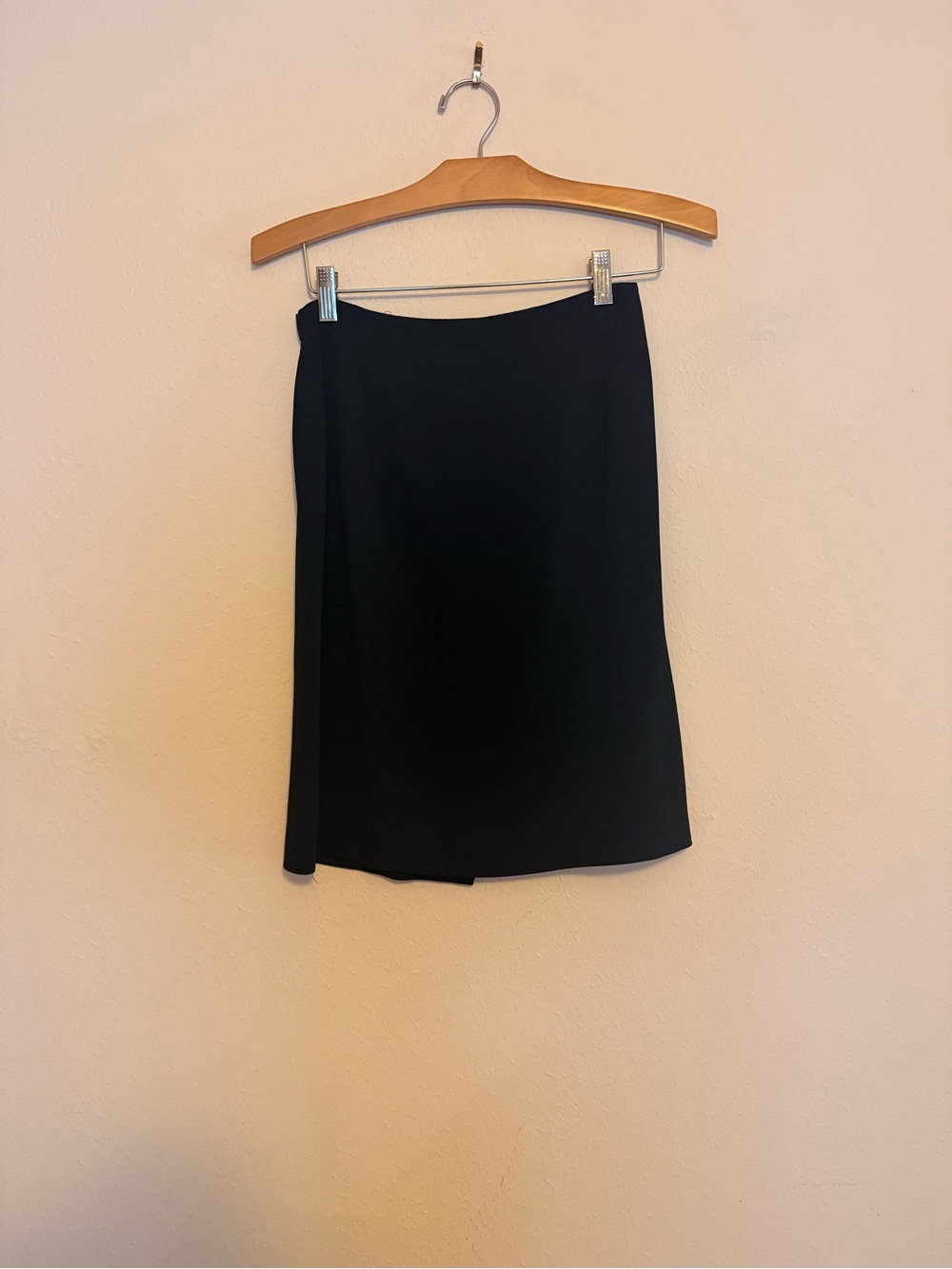 Sleek Black Mini Skirt - Timeless Straight Silhouette